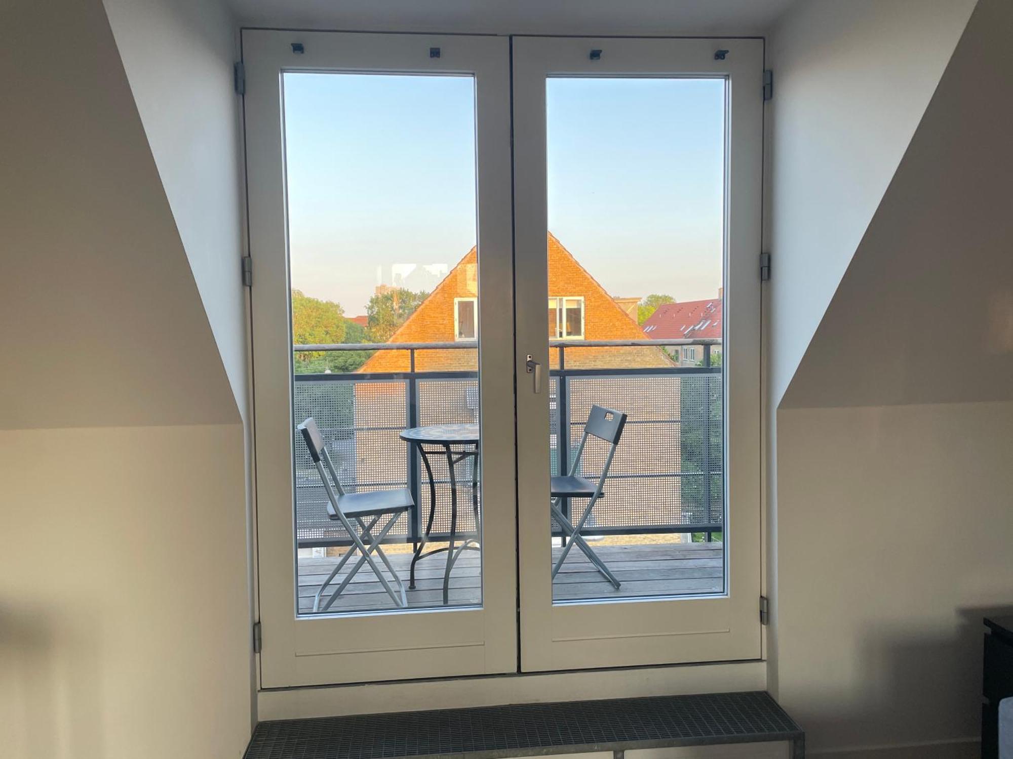 Metro Linde Alle 14, 3th 2720 Vanlose * Kopenhagen